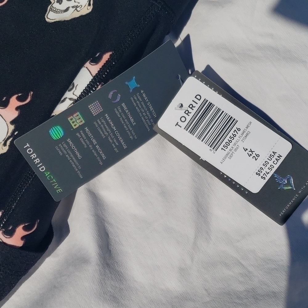 Torrid active leggings with flaming skulls NWT size 4X - Picture 2 of 6
